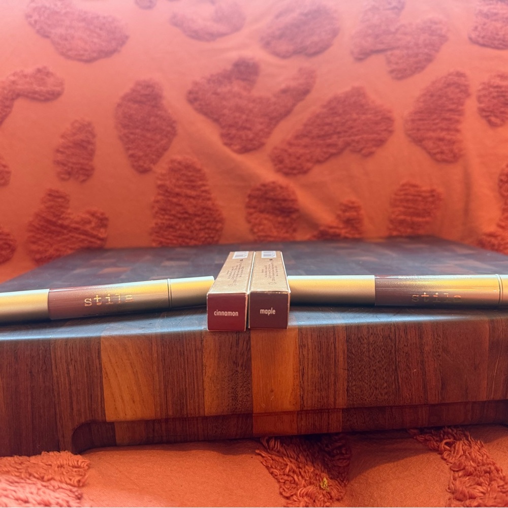 Stila Plumping Lip Glaze - Picture 2 of 2